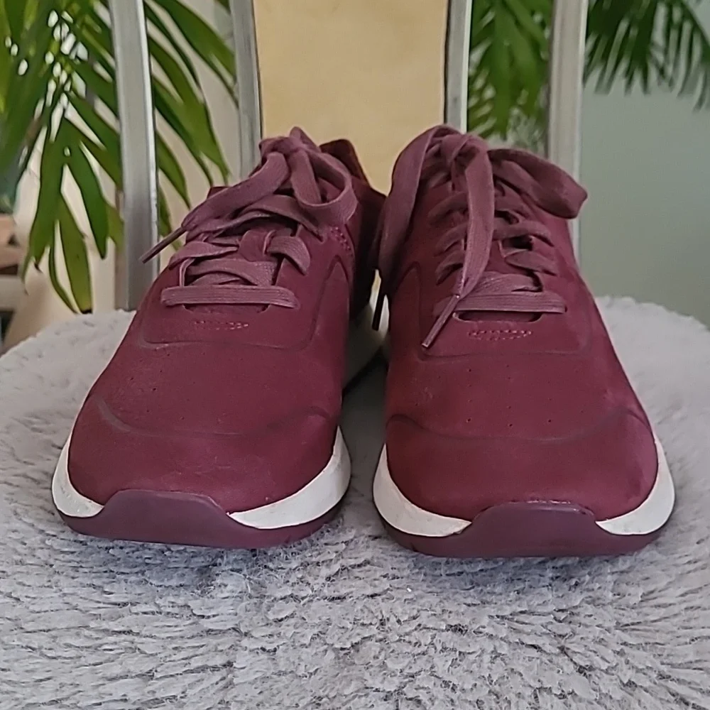Ugg Leather Sneakers ❤️